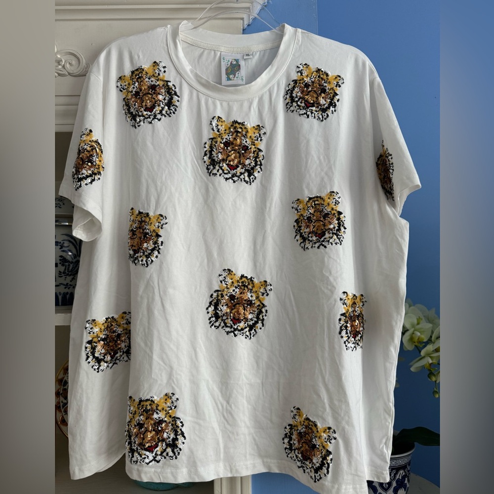 🐯Queen of Sparkles Tiger Clemson Auburn LSU T-Shirt